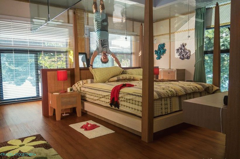 Upside down house in Phuket - entertainment for children and selfimanov