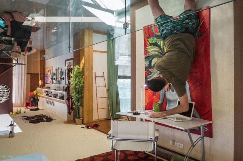 Upside down house in Phuket - entertainment for children and selfimanov