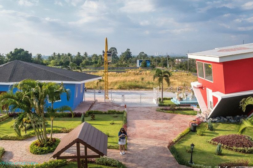 Inverted House in Pattaya - an attraction for children and selfimanov