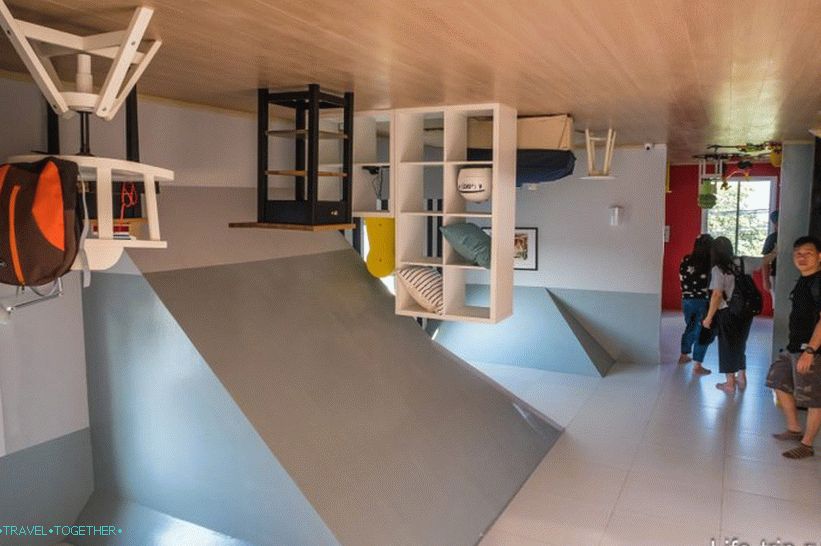 Inverted House in Pattaya - an attraction for children and selfimanov