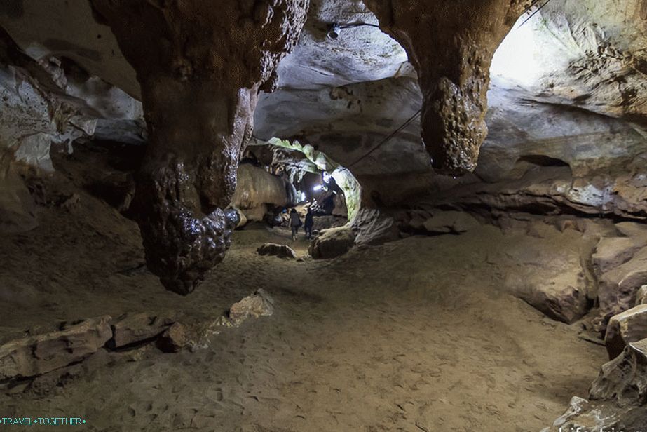 On the way there are stalactites