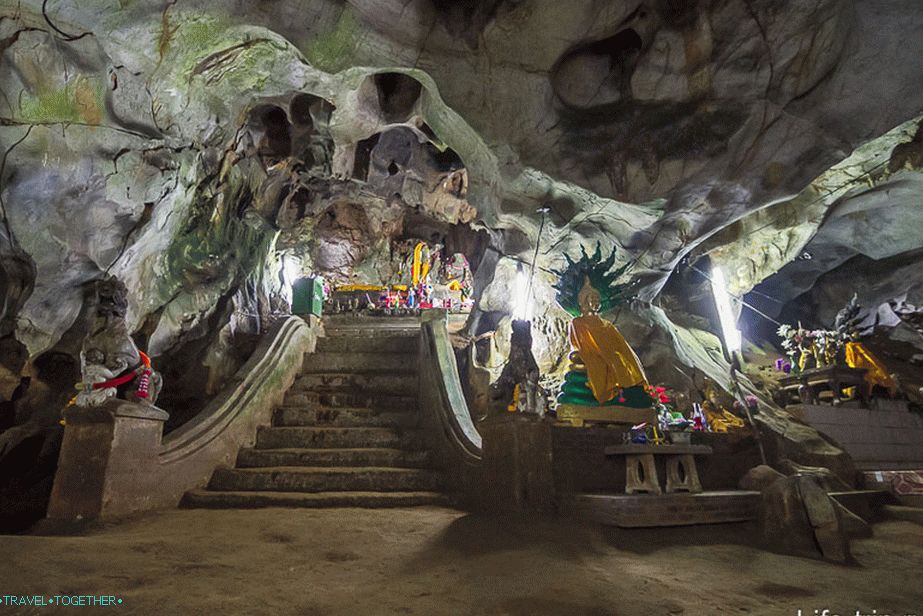 The last lit area and then the hall with the Buddhas