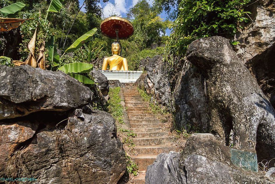 Buddha lost in the stones