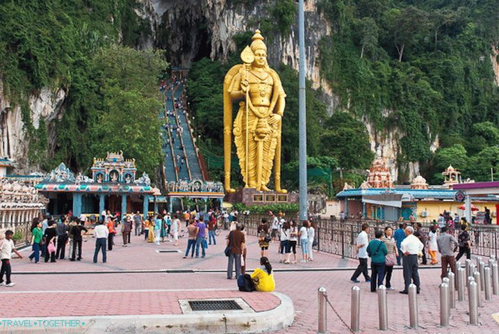 Batu Caves and the statue of the god Murug
