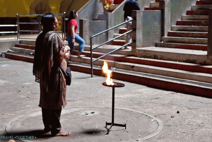 Not only tourists come to Batu Caves