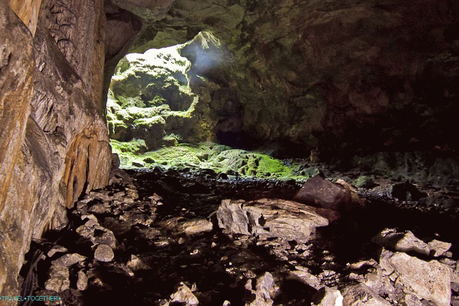 That same natural entrance-well