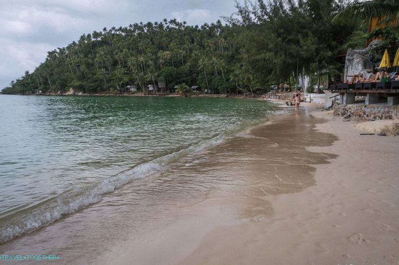 The right half of the beach Had Salat