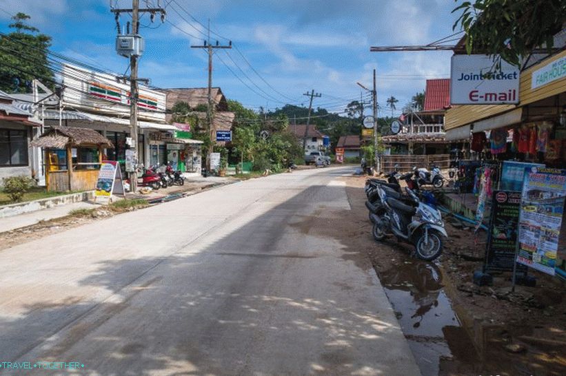 Local infrastructure, a mini market on such a small beach is very cool