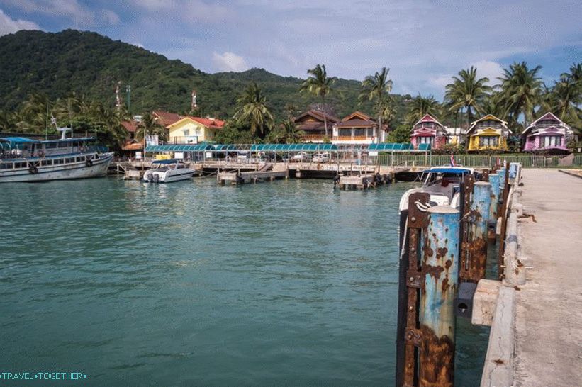 Haad Rin Nai beach - convenient for life, but not for swimming