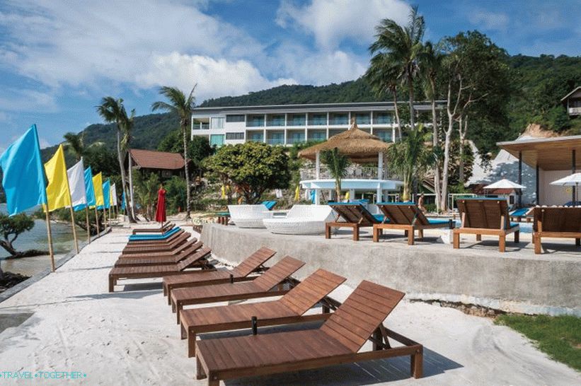 Sun beds - only in the resort