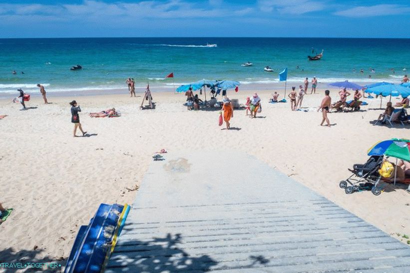 Karon Beach in Phuket (Karon Beach) - almost like Patong