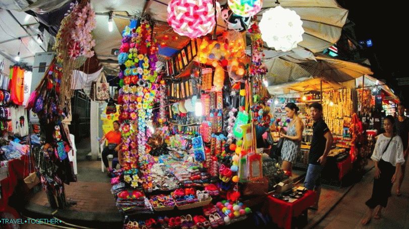Shopping on Kata Beach