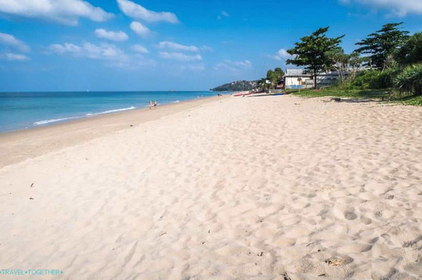 The left side of Klong Nin beach on Lanta
