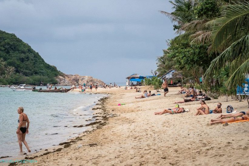 The rainy season is unpleasant because the sea constantly throws tons of garbage to the shore.