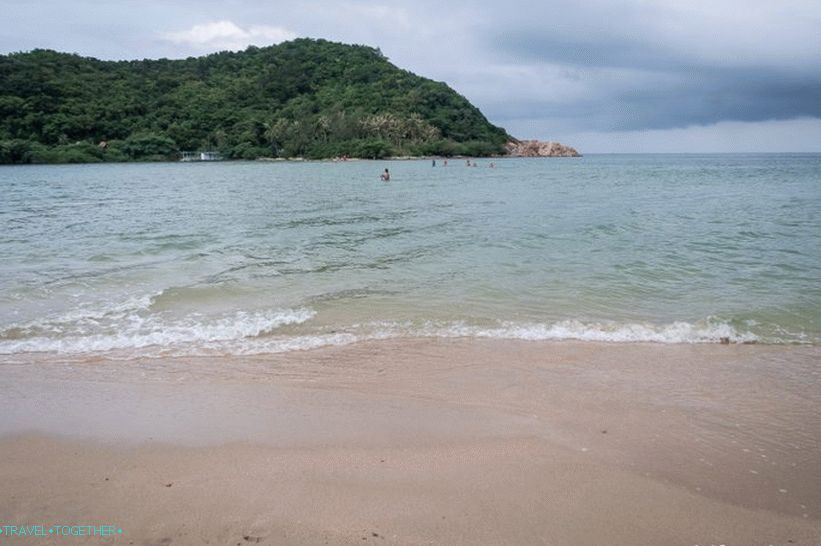 There should have been a sand bar to the island opposite