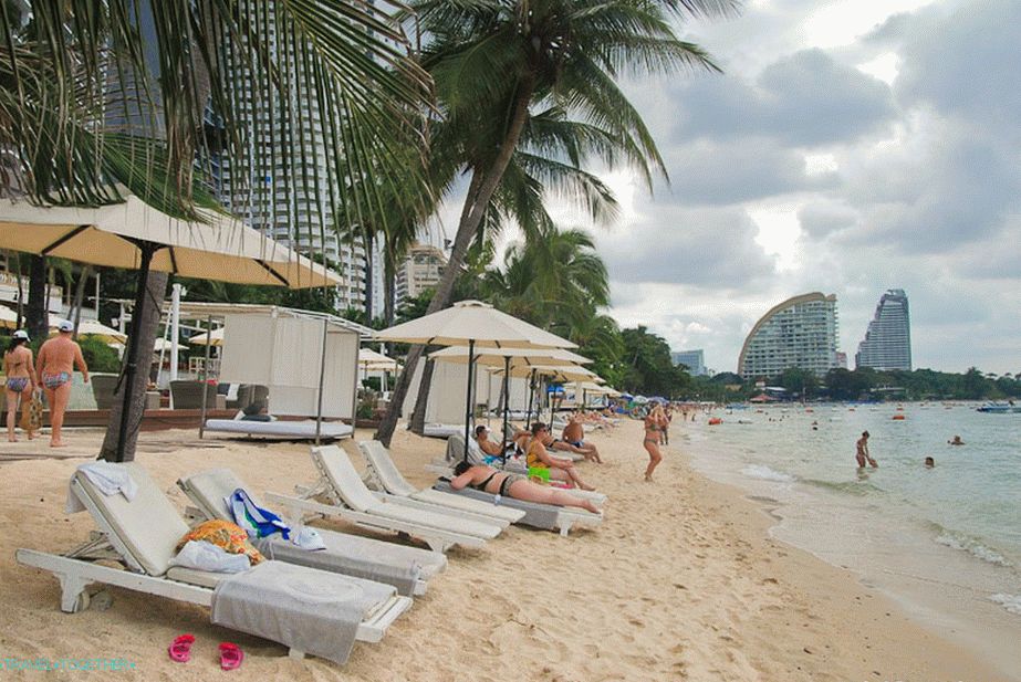 The central part of the beach Wongamat