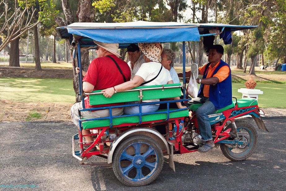 Why is it better to travel on your own