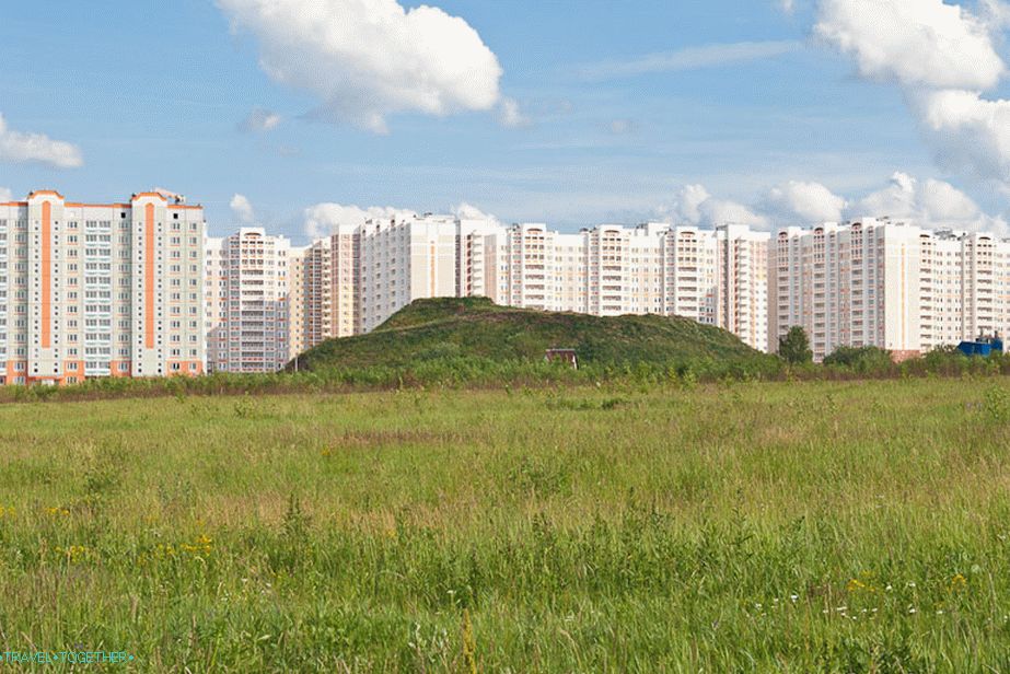The New Grasshopper Area in Podolsk and the Hill Between the Houses