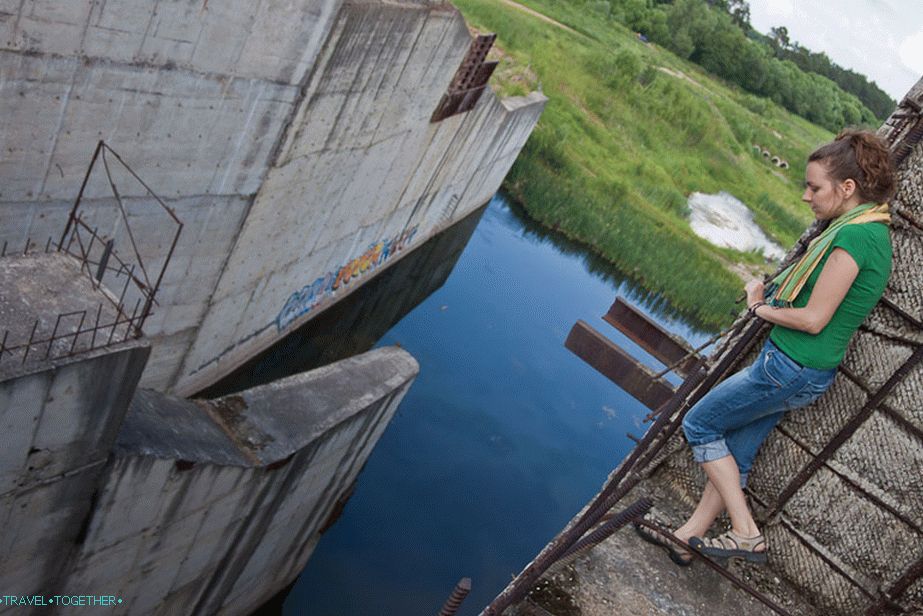 If you are afraid of heights, it is better not to look down