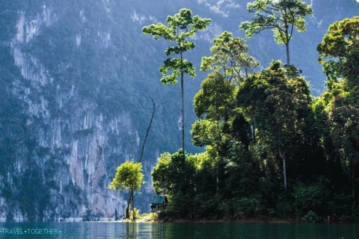 What to see in Phuket in March, Lake Cheo Lan