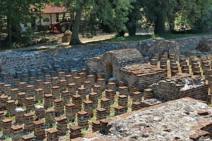 Weather in Santorini in October - The Ancient City of Dion