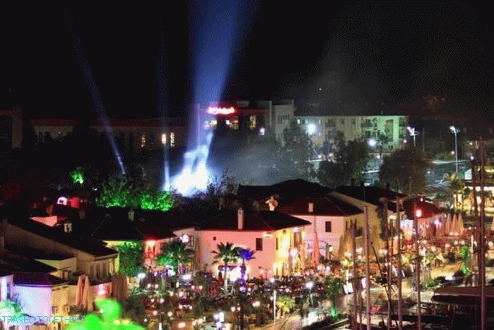 What to do in Marmaris in August, Bar Street