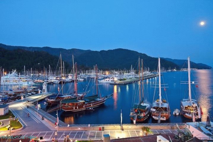 Weather in Marmaris in December - Port at Night