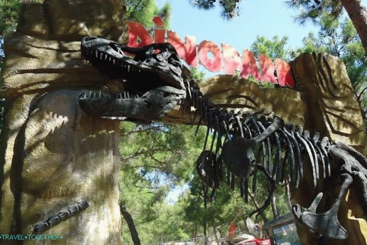 rest with children, Kemer, dinopark