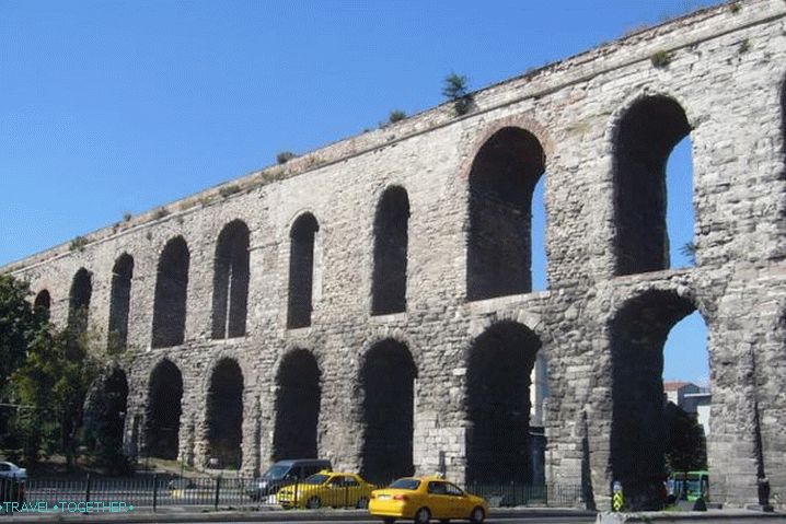 Istanbul, aqueduct of Valens