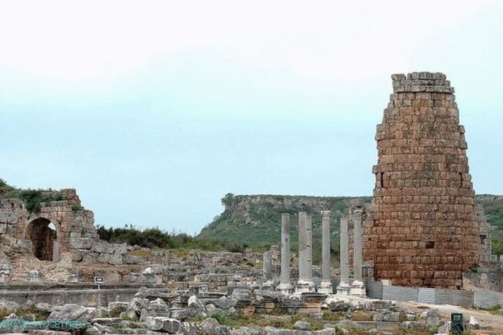 Weather in Antalya in October - Ruins of Perge