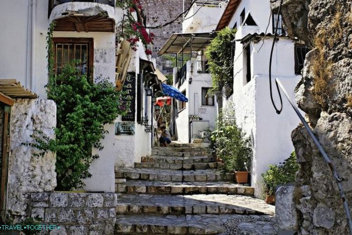 Weather in Marmaris in January - Road to the castle in Marmaris