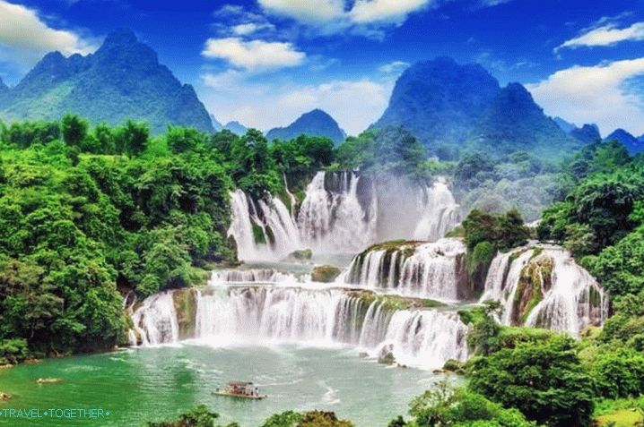Vietnam in May - Banzek Waterfall