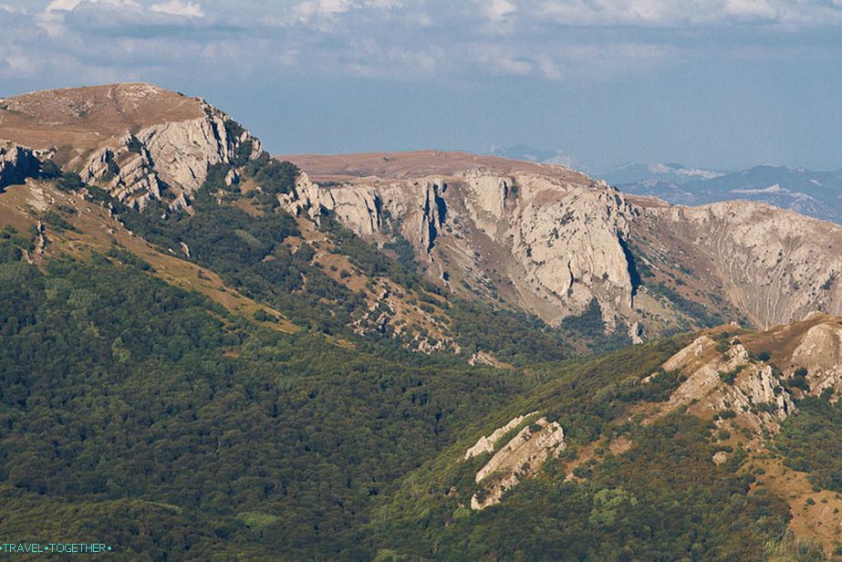 Karabi Yayla is already visible ahead.