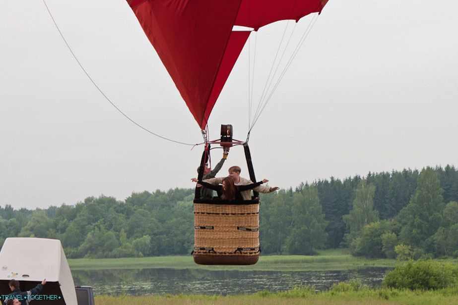 For newlyweds, a special heart-shaped balloon