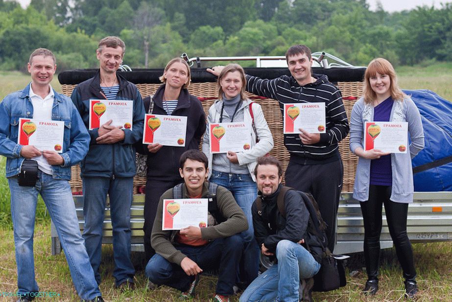 Here they are - brave balloonists with letters