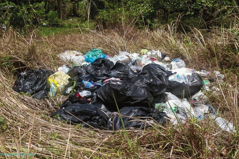 Garbage is taken out, but it is still enough