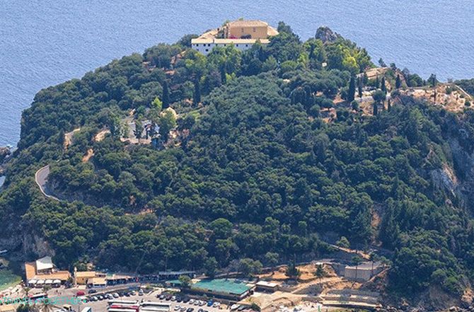 Poros. Sights and beaches of a serene island