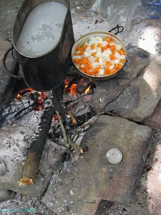 Village Revival. Lunch tourist.