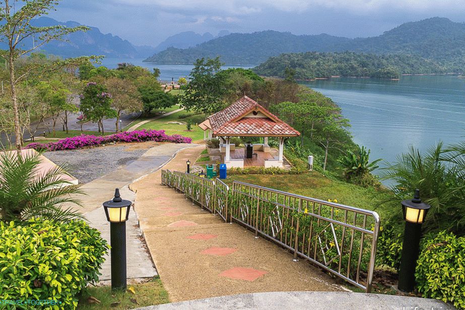 View from the dam and the Pavilion Praphaphirom