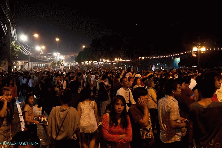All of Chiang Mai gathered on the waterfront