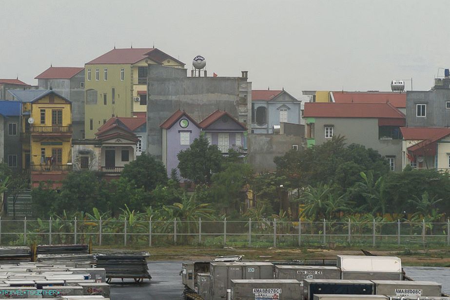 Building on the outskirts and in the area, the photo from the airport Haynoya