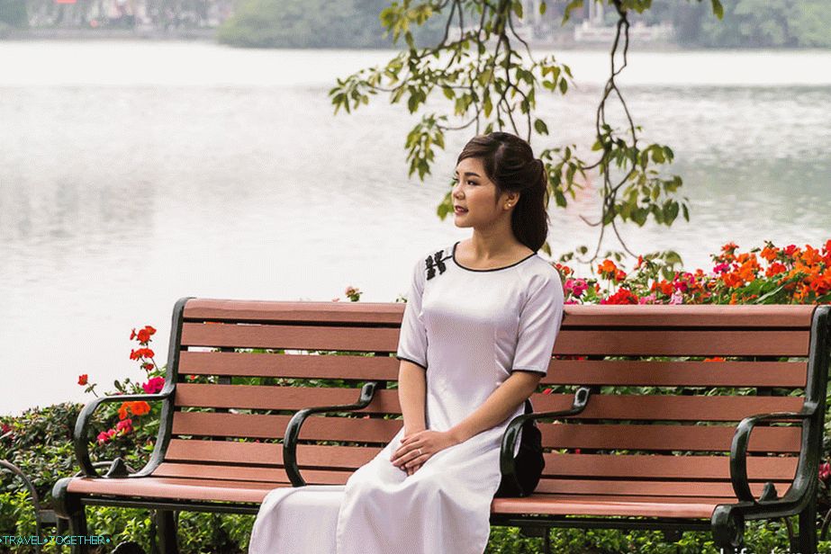 A lot of photo shoots are held near the Lake of the Returned Sword