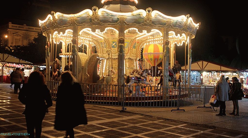 Walk around Christmas Athens (photo)