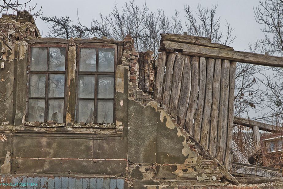 Not far from Sumskaya street there are solid ruins and building