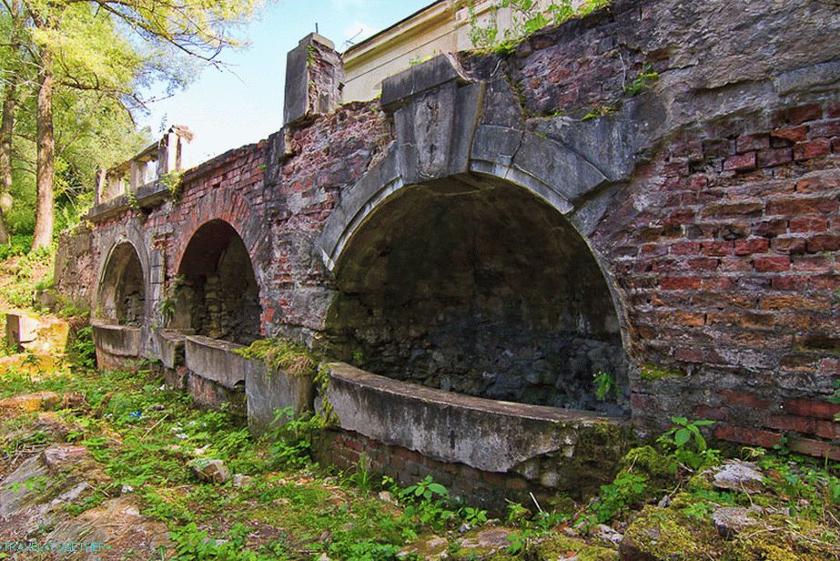 Grottoes near the stairs leading down
