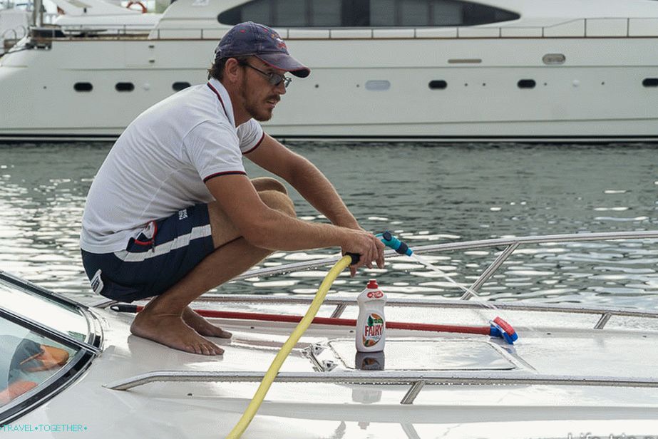 Yachts, it turns out, wash the ferry