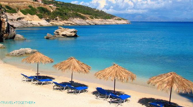 Early booking tours to Greece: the pros and cons