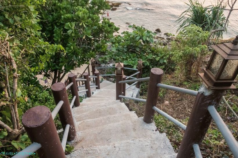 Diamond Cliff Restaurant on Lanta - the best place to meet the sunset on the sea