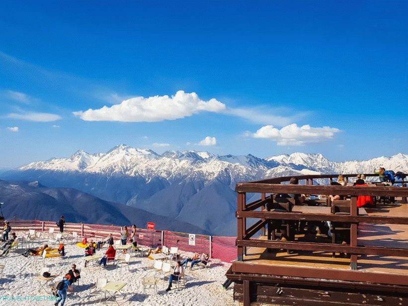 Restaurant Top 2200 in Gorky Gorod - expensive, but overlooking the mountains