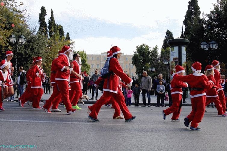 Christmas run of Santa Claus in Athens (photo)